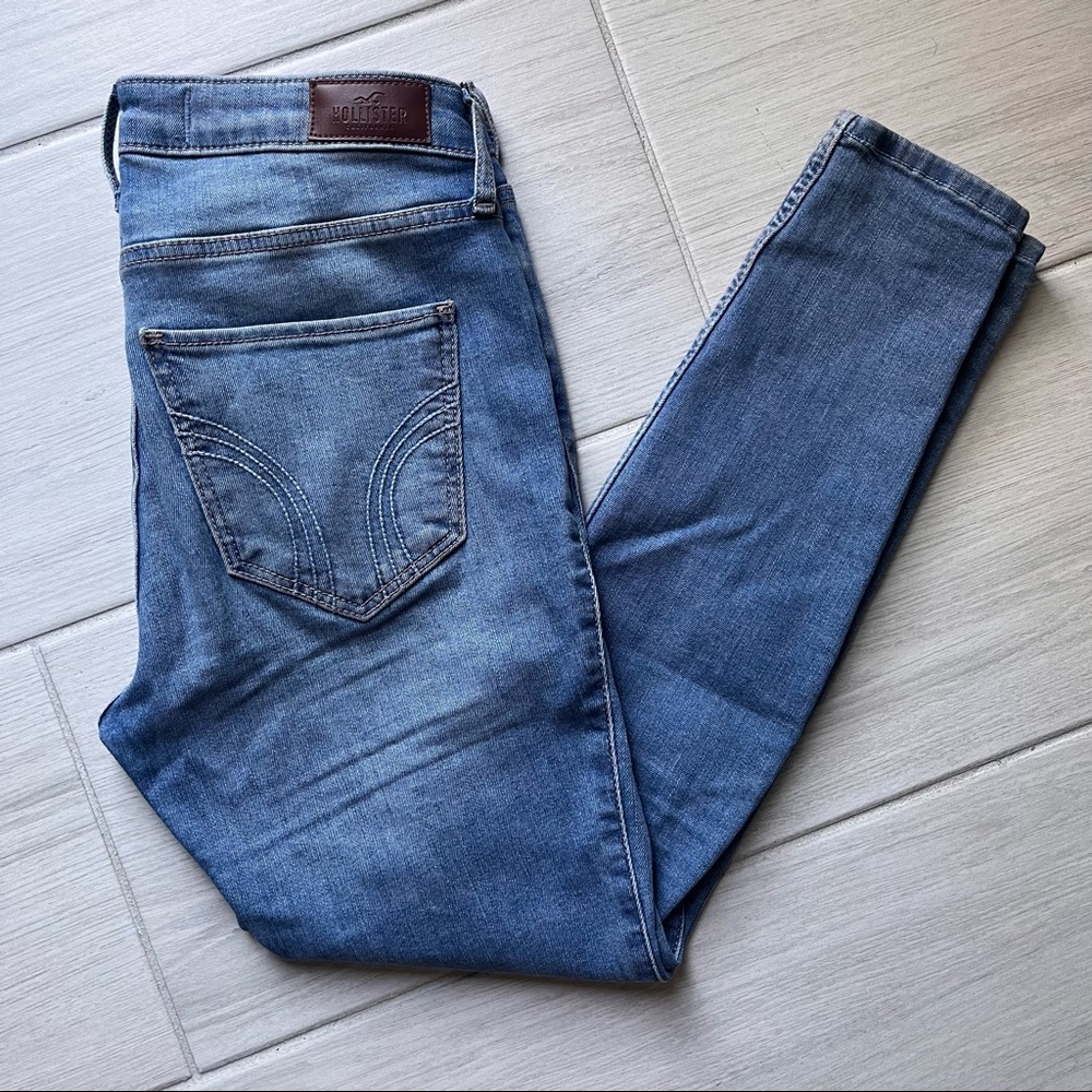 Hollister Medium Wash Distressed Jeans
